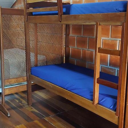 Chale Borasol Martim De Sa Piscina 600Mts Da Praia Appartement Caraguatatuba Buitenkant foto