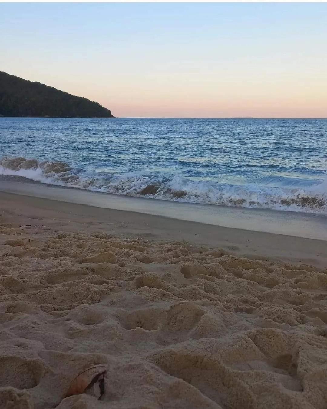 Chale Borasol Martim De Sa Piscina 600Mts Da Praia Appartement Caraguatatuba Buitenkant foto